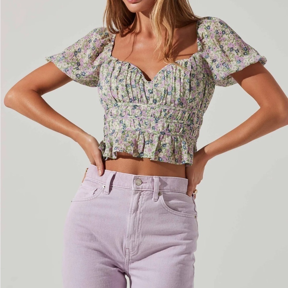 ASTR The Label Leigh Floral Pleated Puff Sleeve Top Green Purple Floral Size XS